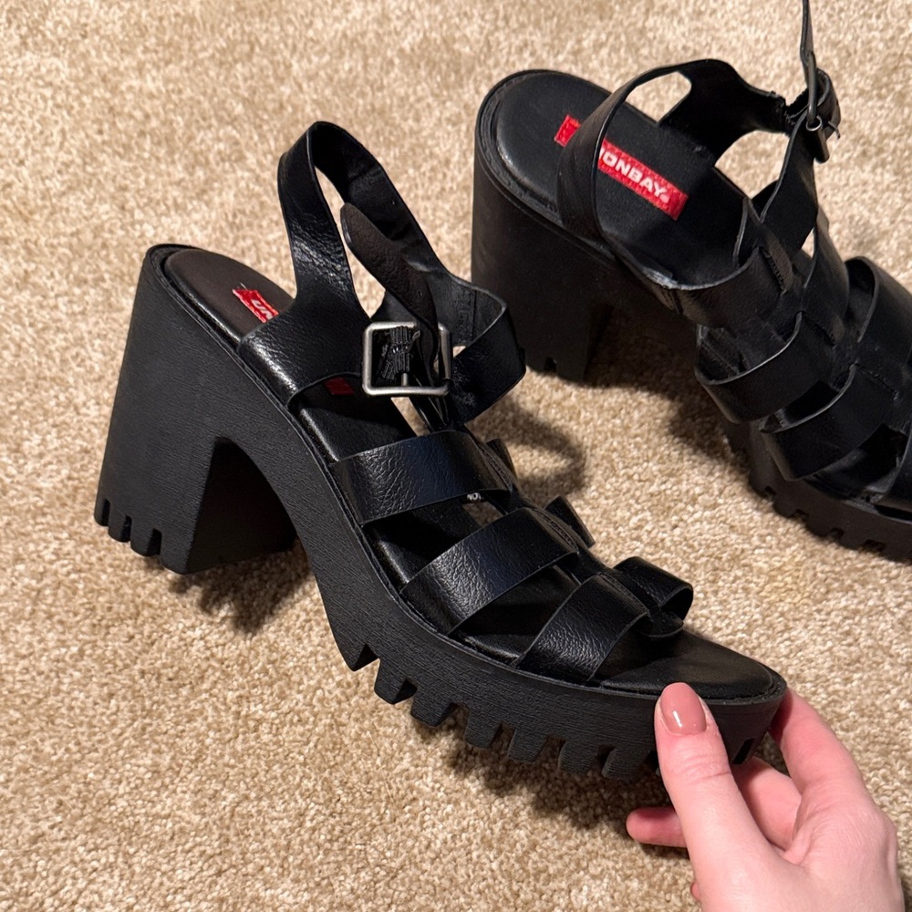 UNIONBAY Black Strappy Platform Sandals